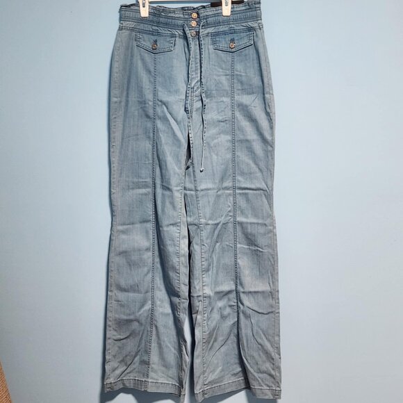 WHBM Light Wash Wide-Leg Extra High-Rise Jeans – Size 8 - Picture 2 of 7